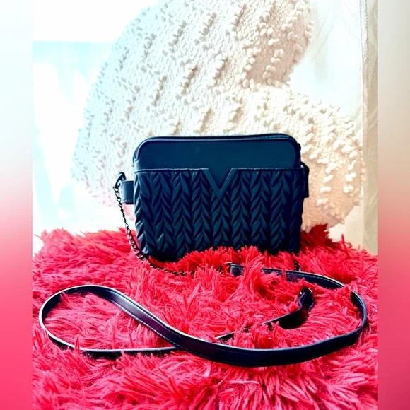 V Crossbody bag - Picture 2 of 13